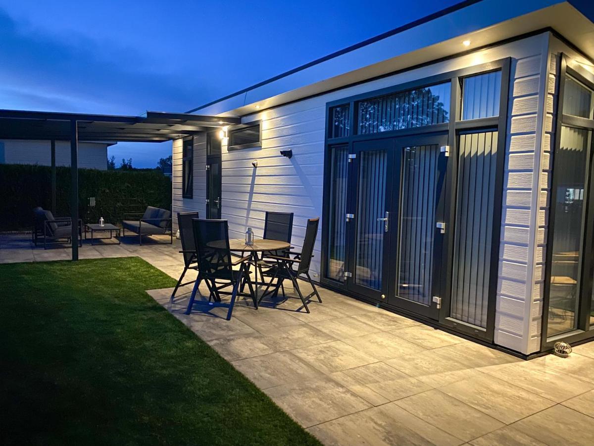 Ferienhaus Luxchalet #Vaju Lathum# Am See, Strand, Pool, Nationalpark Екстериор снимка